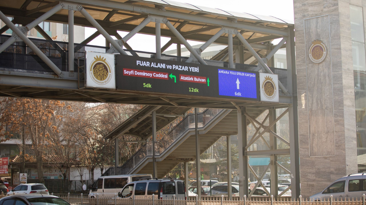 Afyonkarahisar Belediyesi’nde şehir içi trafiğinin daha akıcı hale gelmesi için