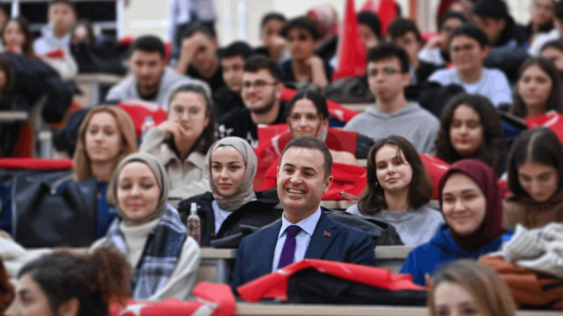 Balıkesir’de üniversite adaylarına belediye desteği
