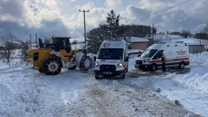 Samsun’da mahsur kalan 98 hastanın imdadına belediye yetişti
