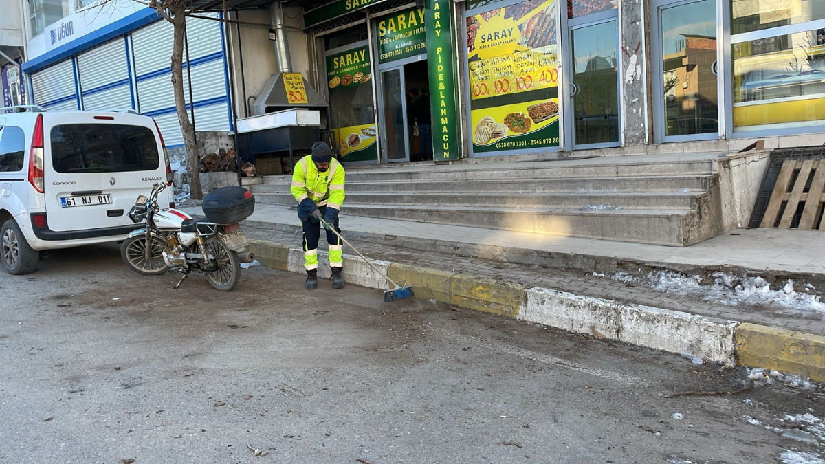 Şırnak’ta belediye ekipleri kenti Ramazan Ayı’nın manevi atmosferine uygun hale
