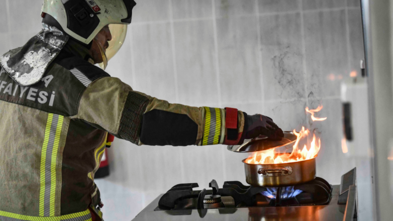 Mutfakta yangın riskini azaltmak için uyarılar