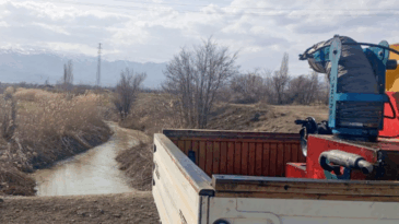 Erzincan’da potansiyel alanlarda larva ilaçlaması yapılıyor