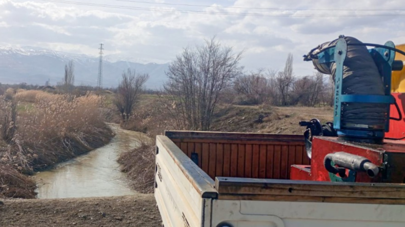 Erzincan’da potansiyel alanlarda larva ilaçlaması yapılıyor