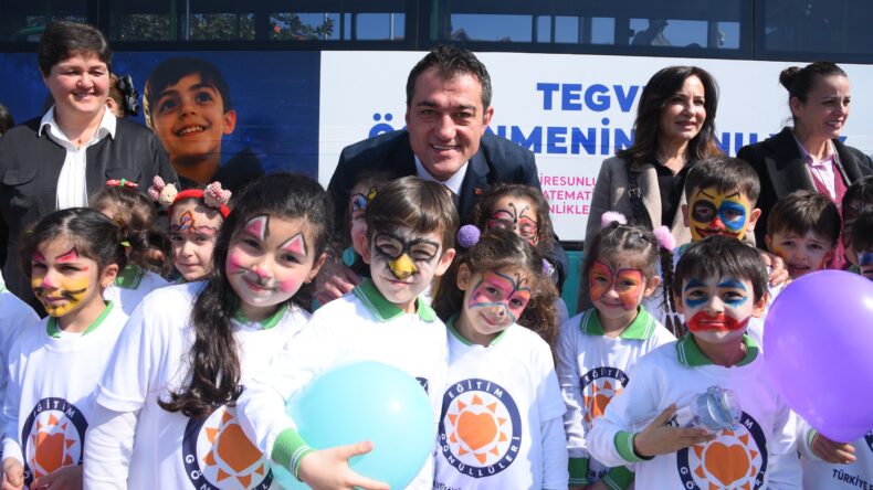 Giresun’da Türkiye Eğitim Gönüllüleri Vakfı’na 30. yıl jesti