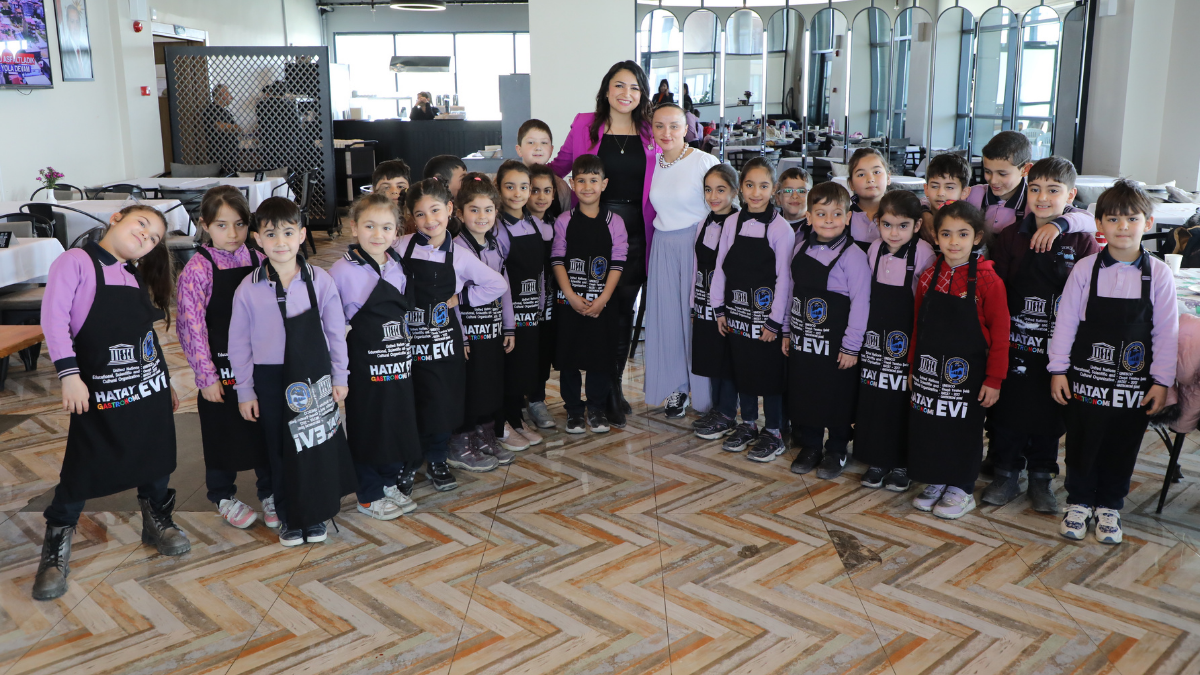 Gastronomi kenti Hatay’da çocuklar, Hatay Büyükşehir Belediyesi tarafından organize edilen
