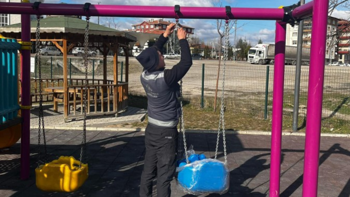 Kahramankazan Belediyesi Fen İşleri Müdürlüğü ve Park Bahçeler Müdürlüğü ekipleri