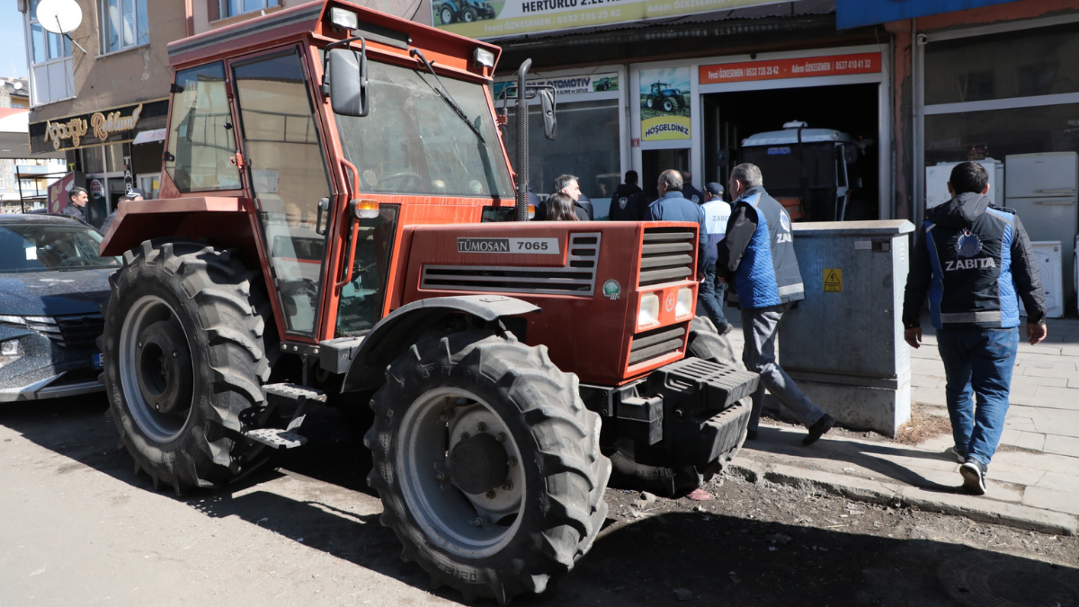 Kars’ta traktör alım satımı yapan galerilerin şehrin dışına taşınmaları kararı