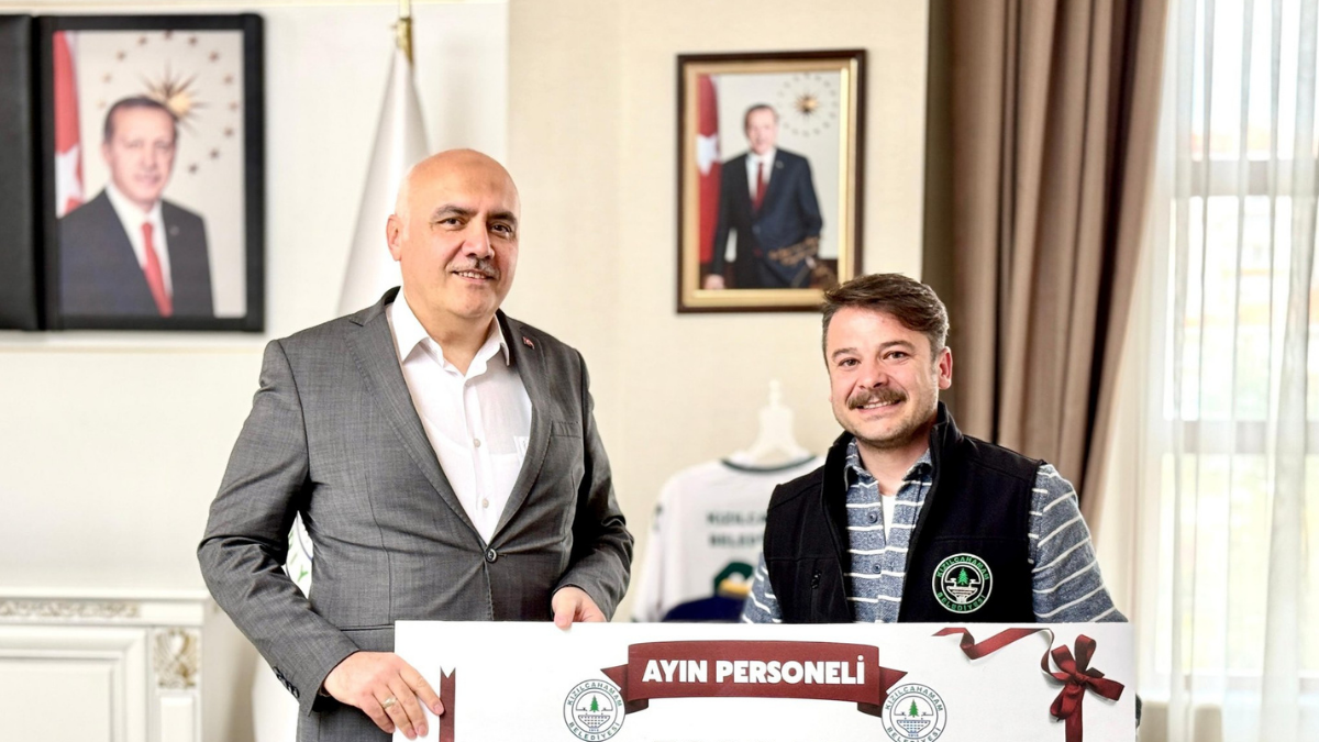 Kızılcahamam Belediyesi’nin hizmet kalitesini artırmak için başlattığı “Ayın Personeli” çalışması