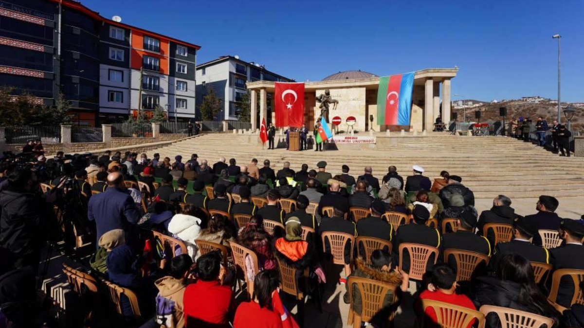 Kızılcahamam Belediyesi ve Azerbaycan Büyükelçiliği iş birliğiyle, Hocalı Özel Anıt