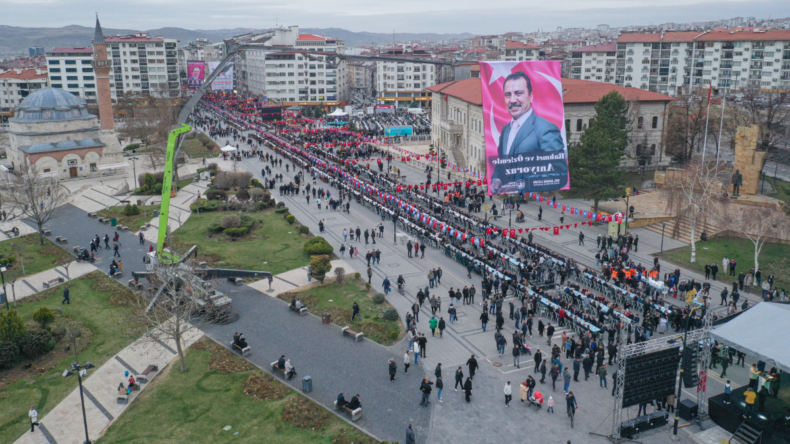 Merhum Muhsin Yazıcıoğlu memleketi Sivas’ta anıldı