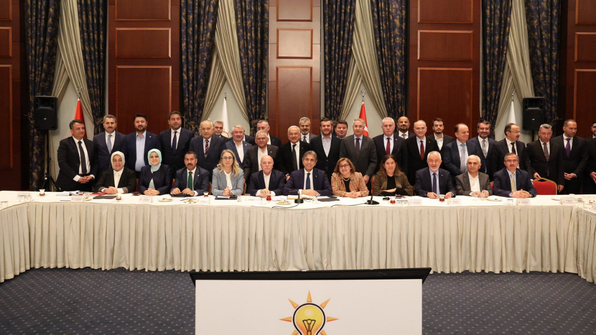 Ak Parti Yerel Yönetimlerden Sorumlu Genel Başkan Yardımcısı Mustafa Demir,