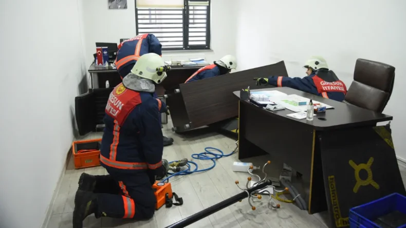 Giresun’da yangın ve deprem tatbikatı yapıldı