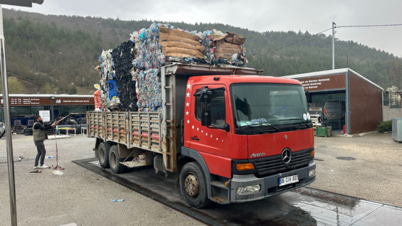 Kızılcahamam’da 1 haftada 6 ton plastik atık toplandı