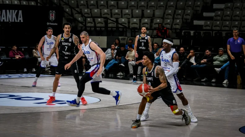 Konya Büyükşehir Belediyespor Play-Off çeyrek final serisinde avantajı kaptı
