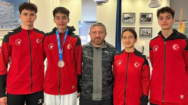 Samsunlu sporcular yurda bronz madalyayla döndü