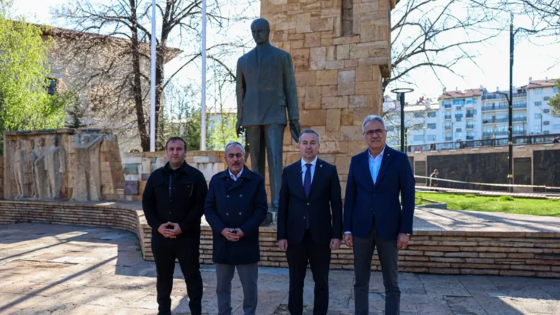 Sivas’ta Atatürk Anıtı’nda çevre düzenlemesi yapılacak