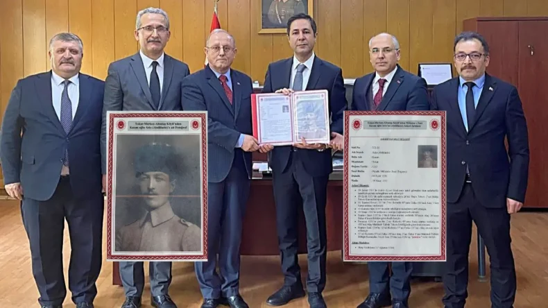 Tokat Milletvekili Yücel Bulut’a dedesinin şehadet belgesi hediye edildi
