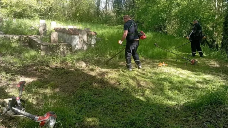 Bartın’da bayram öncesi mezarlıklar temizleniyor