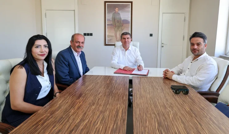 Burdur’da 35 mahalleye giysi kumbarası için protokol imzalandı