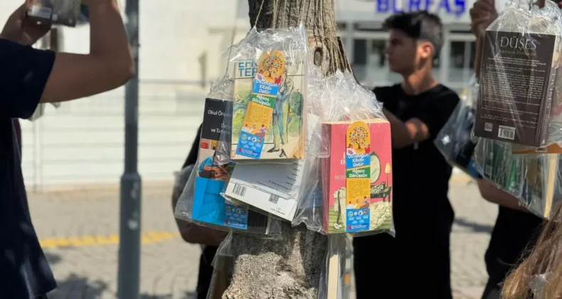 Bursa’da ağaçlar ‘kitap’ açtı