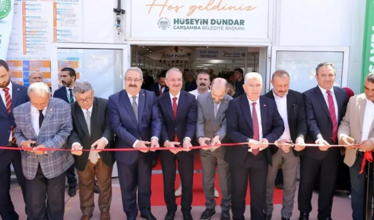 Çarşamba Kitap Fuarı kapılarını ziyaretçilere açtı