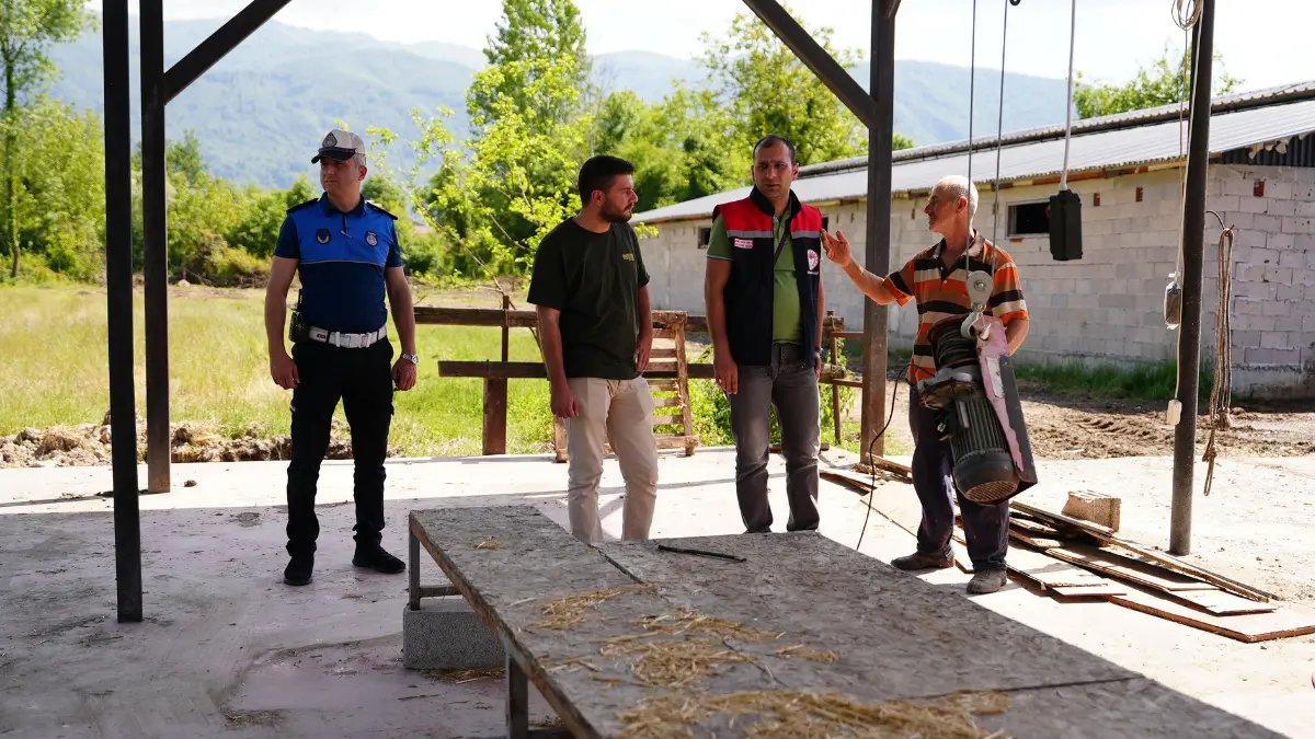 Düzce’de, Kurban Bayramı’nın yaklaşmasıyla birlikte kent genelinde kurban satış ve