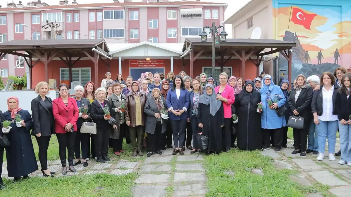 Edirne Belediye Başkanı Av. Filiz Gencan Akın, Anneler Günü dolayısıyla