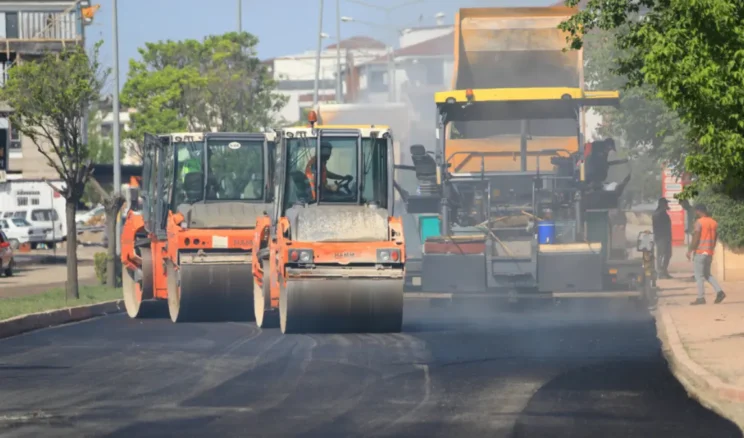 Elazığ’da asfalt yenileme çalışmaları sürüyor