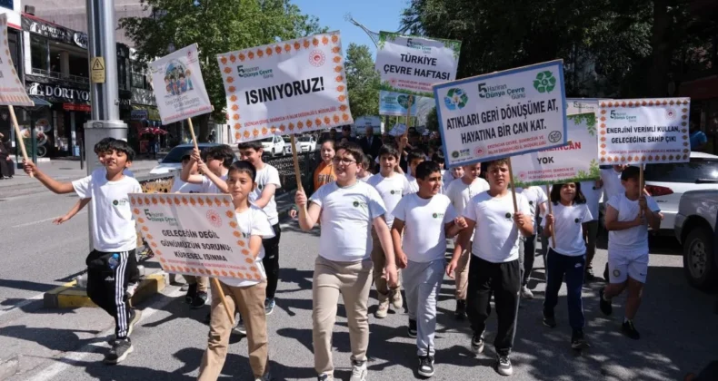 Erzincan’da Çevre Haftası kapsamında farkındalık yürüyüşü yapıldı