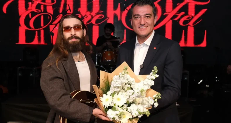 Giresun’da Emre Fel konseri coşkulu anlara sahne oldu
