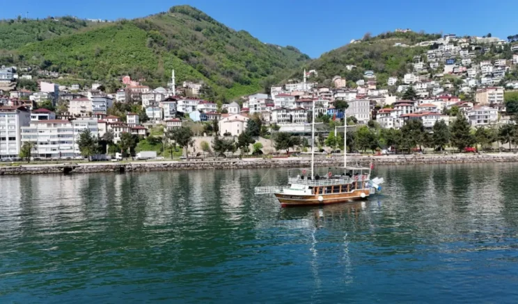 Ordu’da Kuzey Yıldızı Teknesi denizle buluşuyor