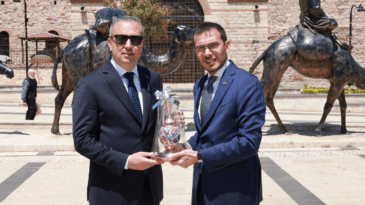 Çalışmalarıyla dikkat çeken Sivas ve Tokat Belediye başkanları buluştu