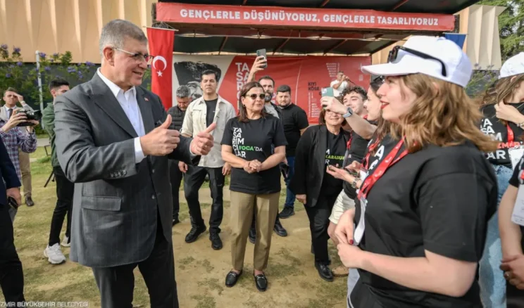 “Tasarımcılar İzmir’de” buluşması başladı