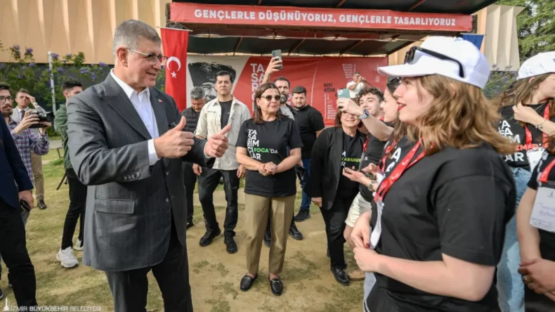 “Tasarımcılar İzmir’de” buluşması başladı