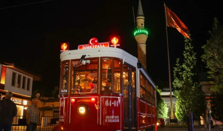 Uşak’ın vizyon projesinde önemli adım! İlk vagon kente ulaştı…