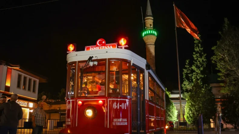 Uşak’ın vizyon projesinde önemli adım! İlk vagon kente ulaştı…