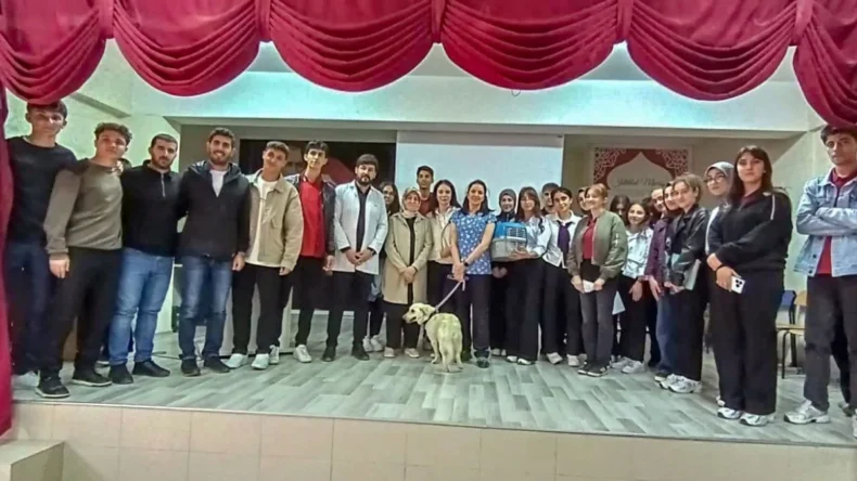 Van’da belediyeden öğrencilere yönelik sokak hayvanları semineri