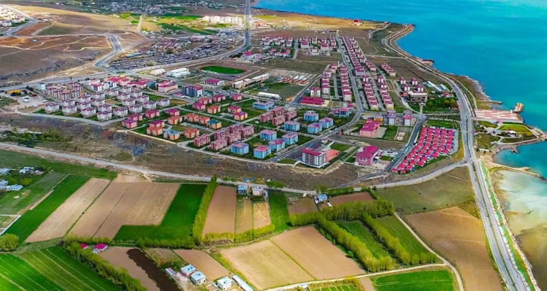 Van Erciş’te 3 gün sürecek yol çalışması başladı