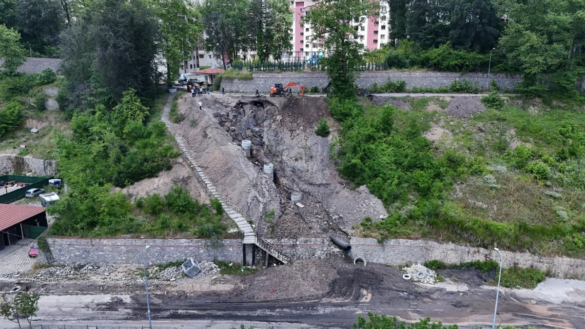 Zonguldak’ta TOKİ’nin yürüttüğü 369 konut ve 2 büfenin bulunduğu projede
