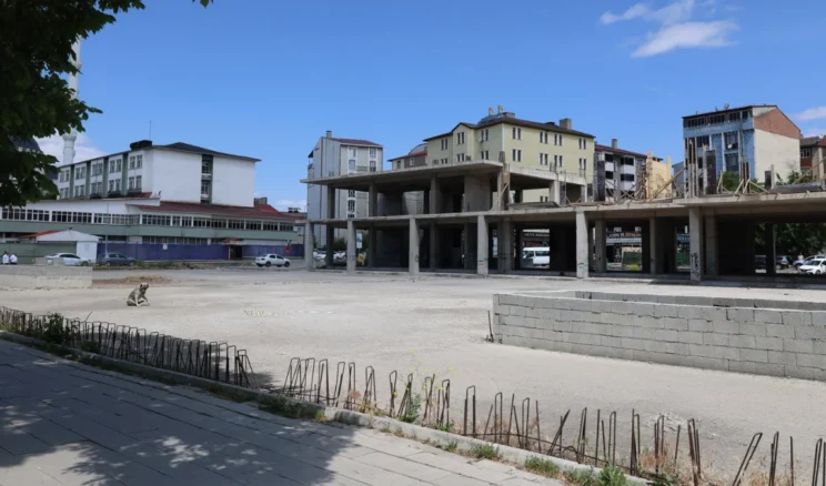 Ağrı’da Kent Meydanı’nın yapımına başlandı