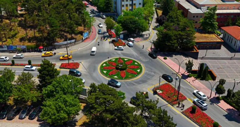 Bolu’da 561 bin gül toprakla buluştu