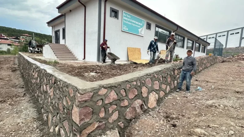 Çamlıdere’de Gençlik Merkezi inşaasında sona gelindi