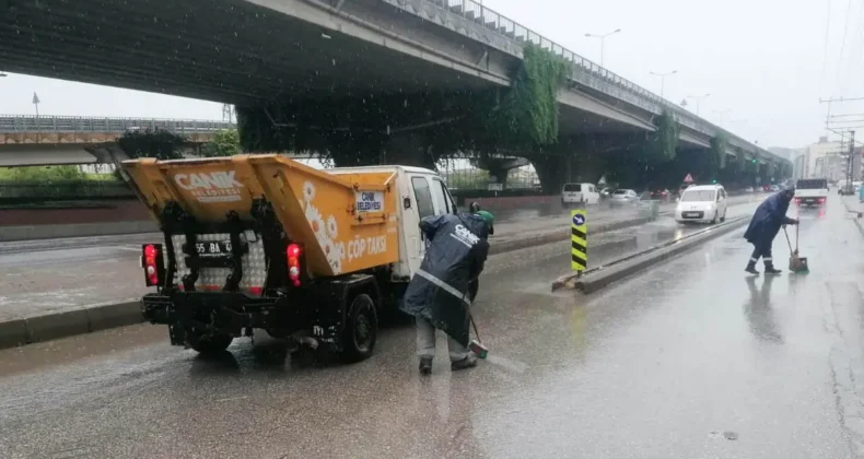 Samsun’da sağanak sürüyor! Canik ekipleri sahada…