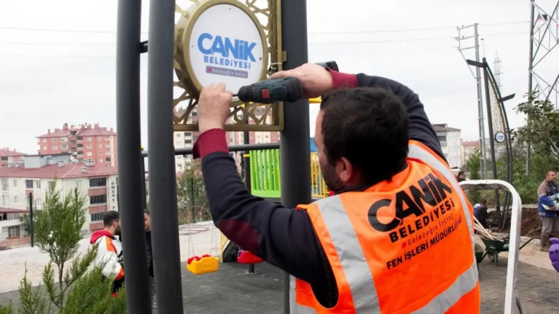 Canik’te sokaklara ve parklara estetik dokunuş