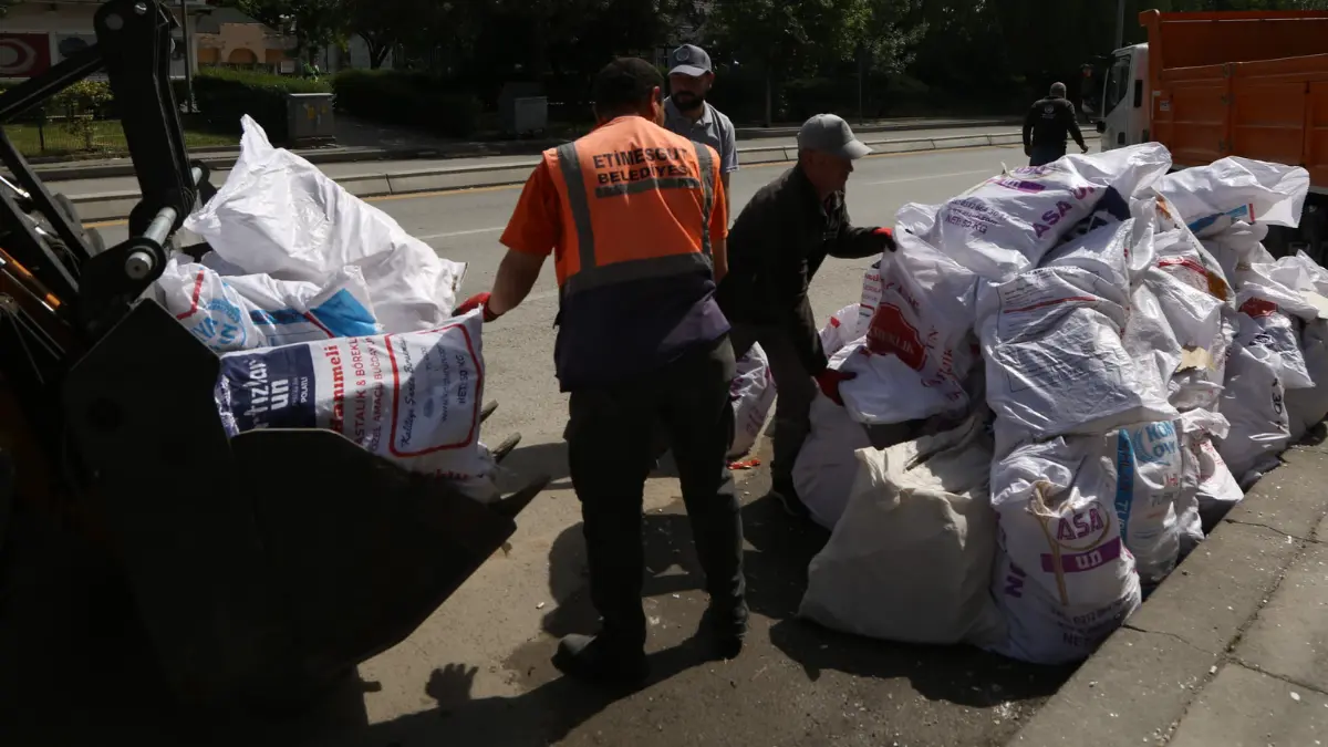 Etimesgut Belediyesi Kurban Bayramı’na sayılı günler kala, vatandaşların bayramı daha