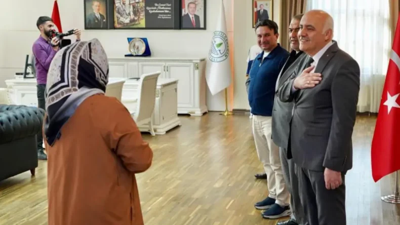 Kızılcahamam’da Başkan Acar, belediye personeliyle bayramlaştı