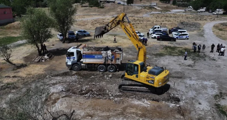 Sincan’da kaçak besi çiftlikleri yıkıldı