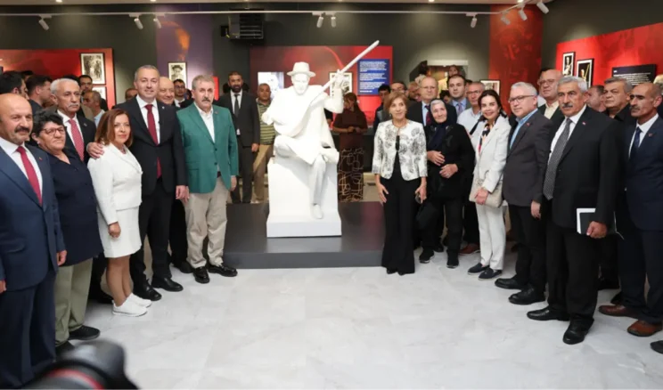 Sivas’ta Aşık Veysel ve Yöresel Müzik Aletleri Müzesi açıldı
