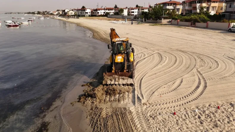 Tekirdağ’da sahil ve plaj temizliği çalışması yapılıyor