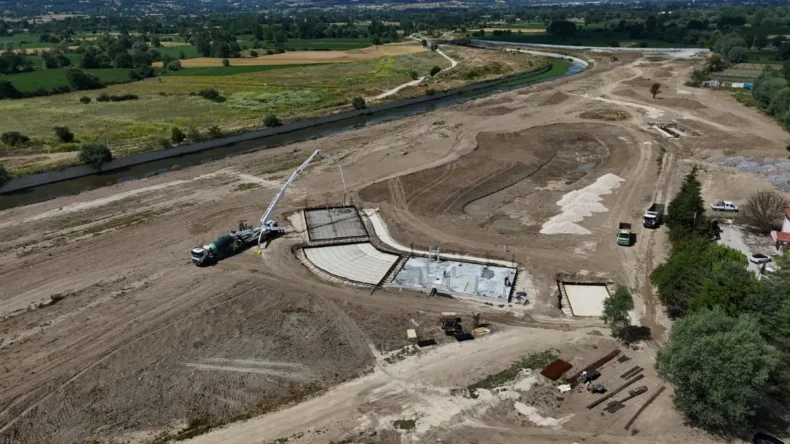 Bolu 100. Yıl Cumhuriyet Parkı’nın ilk etabında üstyapı çalışması